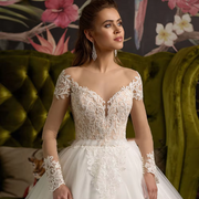 Charming Elegant Long Sleeve Wedding Dress