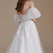 Flowing Strapless Tulle Wedding Dress