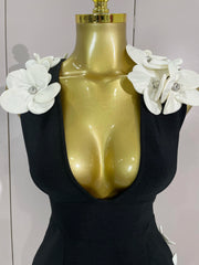 Rylee wearing a 3D flowers sexy V-neck A-line bandage dress for prom night.