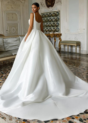 Sleeveless A-Line Wedding Dress 2025 Beaded Square Collar Satin Bride Gown Princess