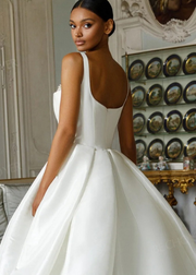 Sleeveless A-Line Wedding Dress 2025 Beaded Square Collar Satin Bride Gown Princess