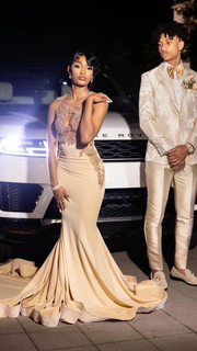 Luxury Gold Sparkly Beaded Applique Sleeveless Glitter Mermaid Prom Dress