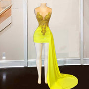 Stunning Mini Prom Dresses Sheer Neck Rhinestone Beading Short Birthday Outfits With Train Party Dress Cocktail Gowns