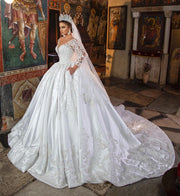 Morocco 2023 Gorgeous Wedding Dresses Pricess Ball Gown Lace Pearls Long Sleeves Sheer Neck White Bridal Gowns Vestido De Novia